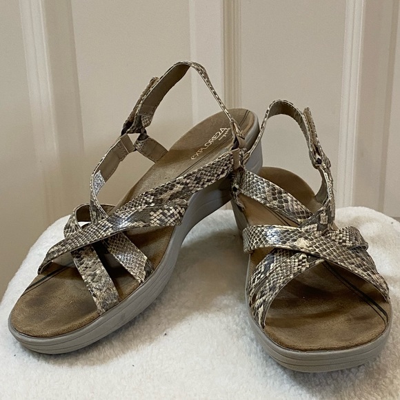 Easy Spirit sandals - Picture 1 of 5